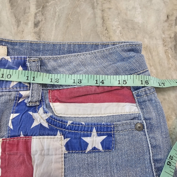 l.e.i. Ashley Flag Patch Denim Shorts Juniors 9 Low Rise USA Stars Stripes - Picture 5 of 8